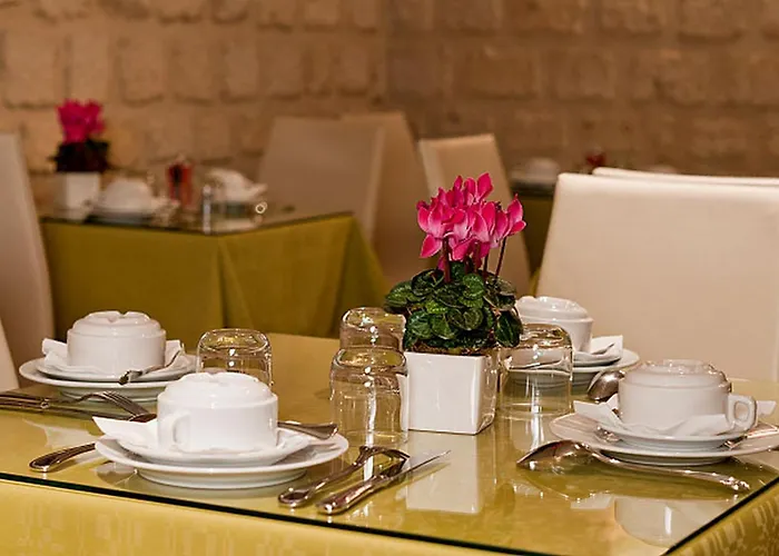 ホテル Opera Deauville 3*