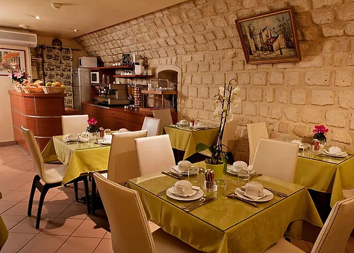 ホテル Opera Deauville