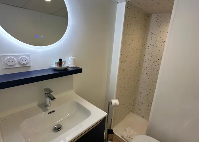 ホテル Opera Deauville 3*