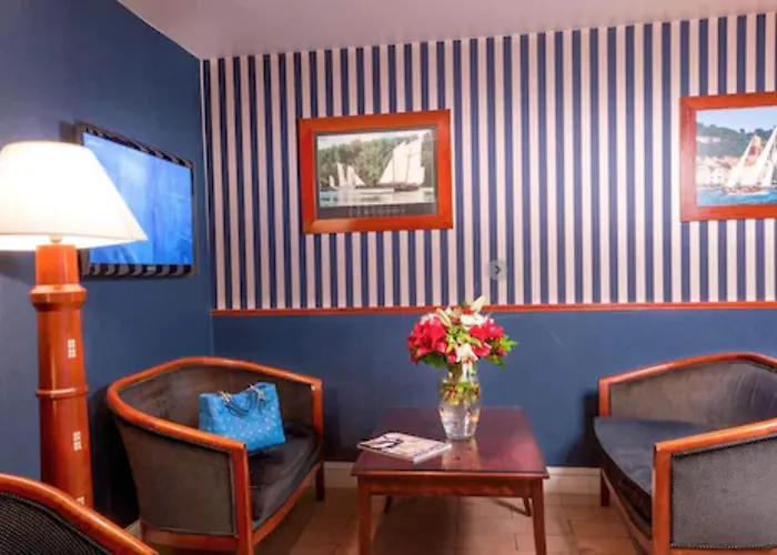 ホテル Opera Deauville 3*