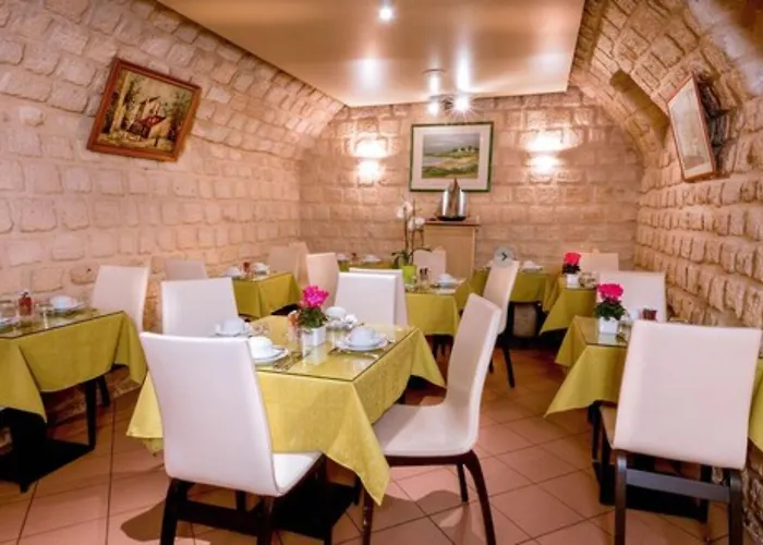 ホテル Opera Deauville 3*