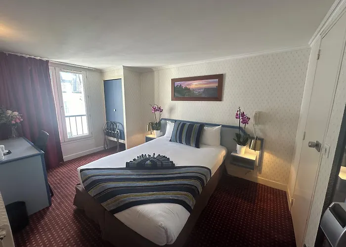 Opera Deauville ホテル パリ