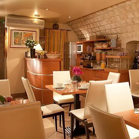 Hotel Opera Deauville 3*